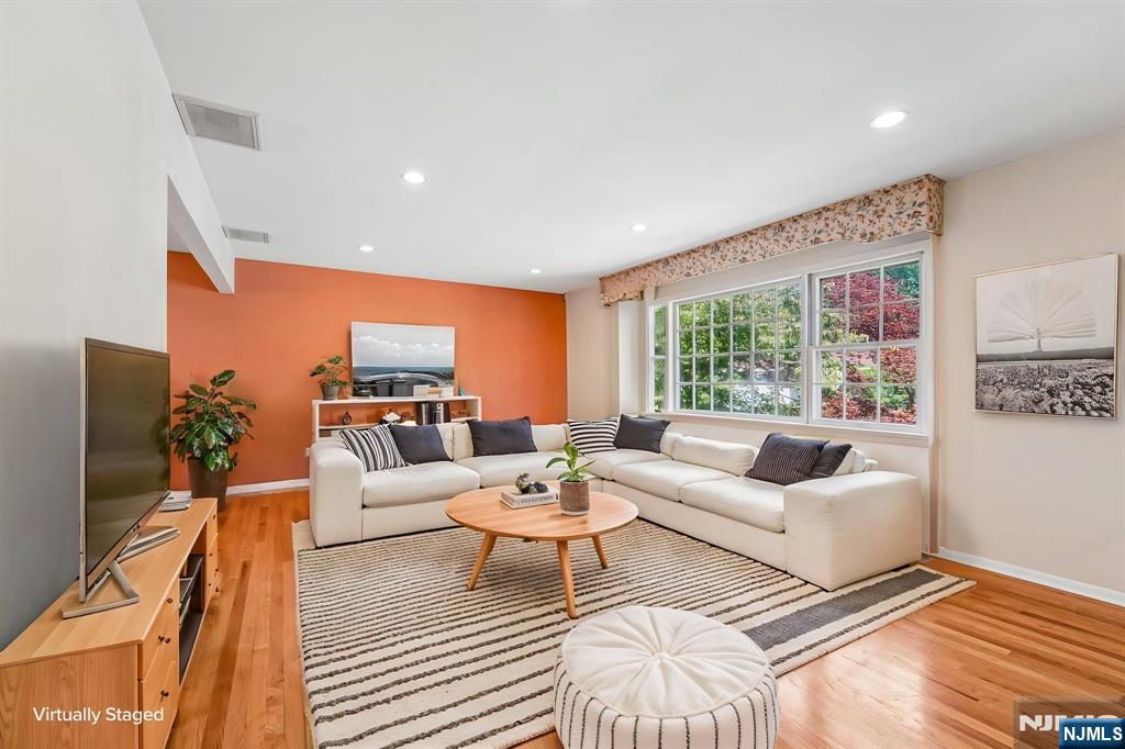 41-57 Rys Terrace Fair Lawn, NJ 07410 - Photo 7 of 32