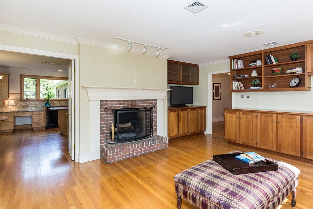 34 Greenwich Road Longmeadow, MA 01106 - Photo 14 of 30 Gallery Image 14