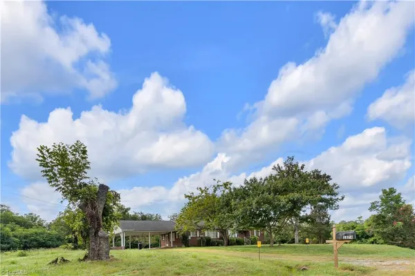 $575,000 | 1874 Thayer Road, Trinity, NC 27370