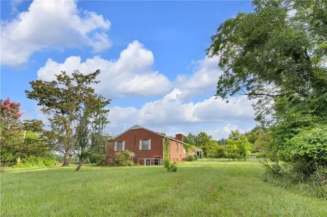 $575,000 | 1874 Thayer Road, Trinity, NC 27370
