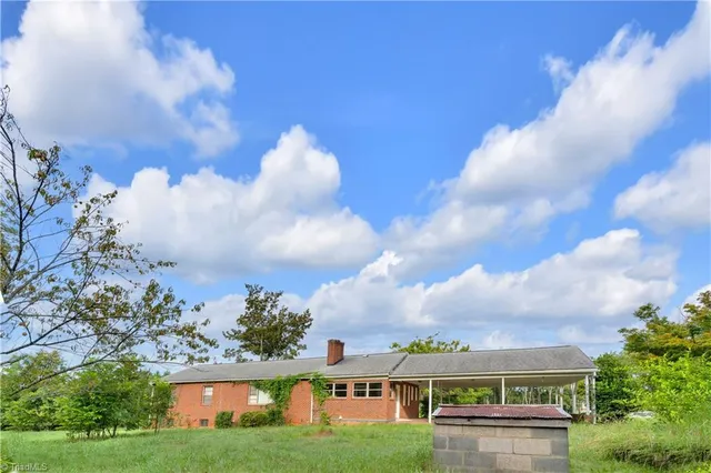 $575,000 | 1874 Thayer Road, Trinity, NC 27370
