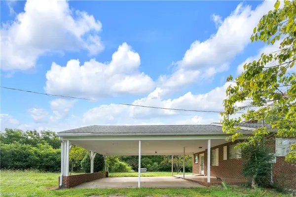 $575,000 | 1874 Thayer Road, Trinity, NC 27370