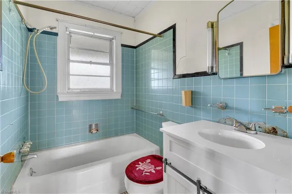 $575,000 | 1874 Thayer Road, Trinity, NC 27370