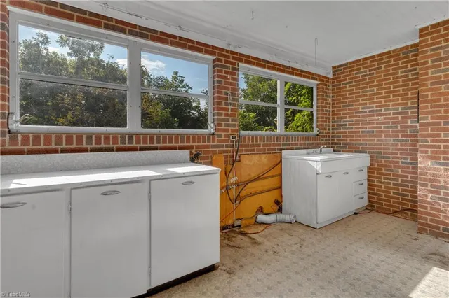 $575,000 | 1874 Thayer Road, Trinity, NC 27370