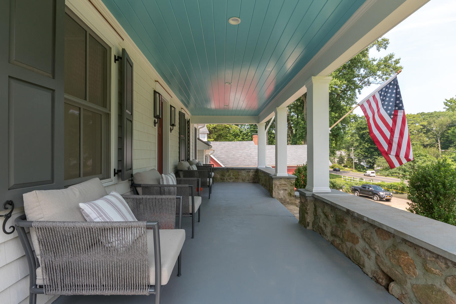 255 Tokeneke Road Darien, CT 06820 - Photo 3 of 33 253 Tokeneke Rd Darien CT-large-011-062-