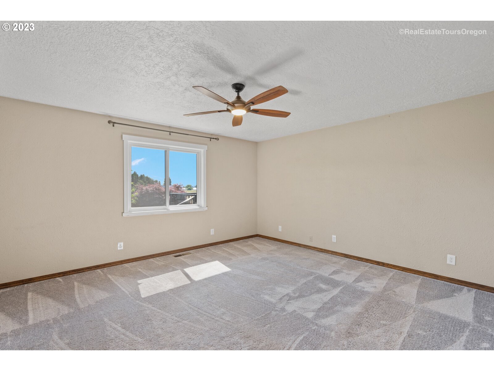 13807 South Leland Road Oregon City, OR 97045 - Photo 11 of 38 Gallery Image 11