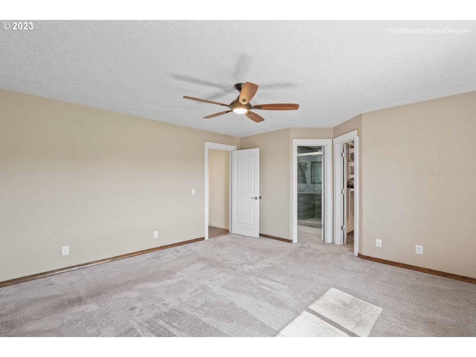 13807 South Leland Road Oregon City, OR 97045 - Photo 12 of 38 Gallery Image 12