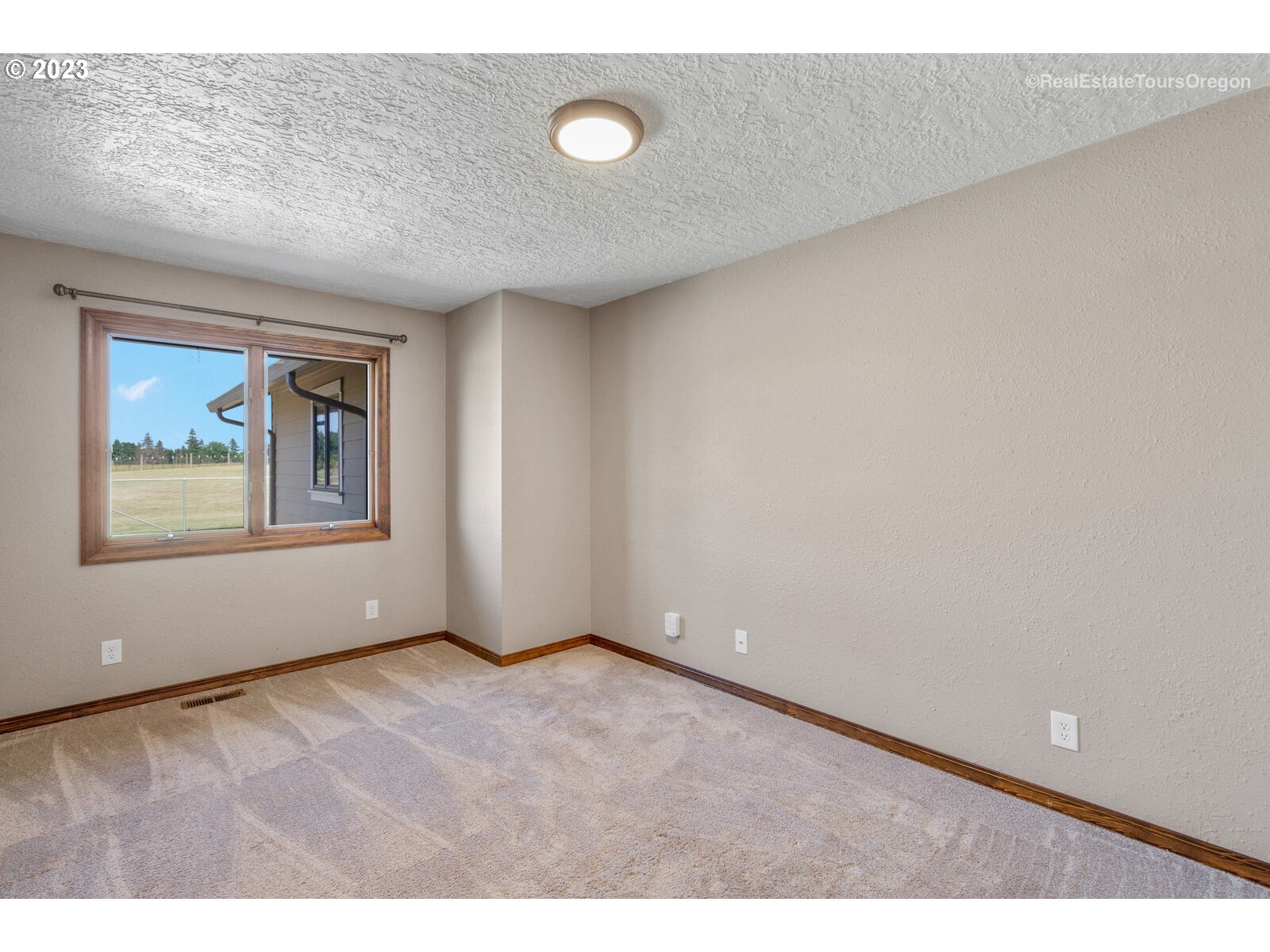 13807 South Leland Road Oregon City, OR 97045 - Photo 15 of 38 Gallery Image 15