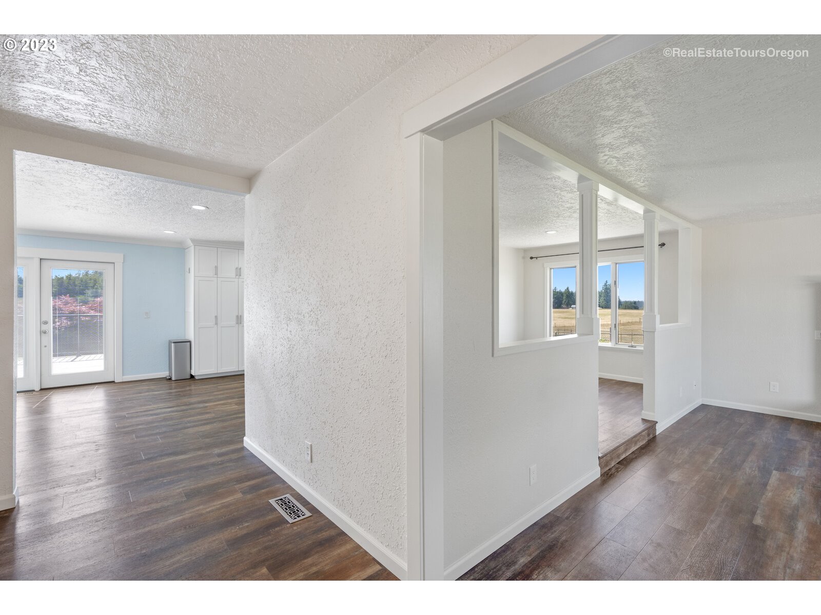 13807 South Leland Road Oregon City, OR 97045 - Photo 4 of 38 Gallery Image 4
