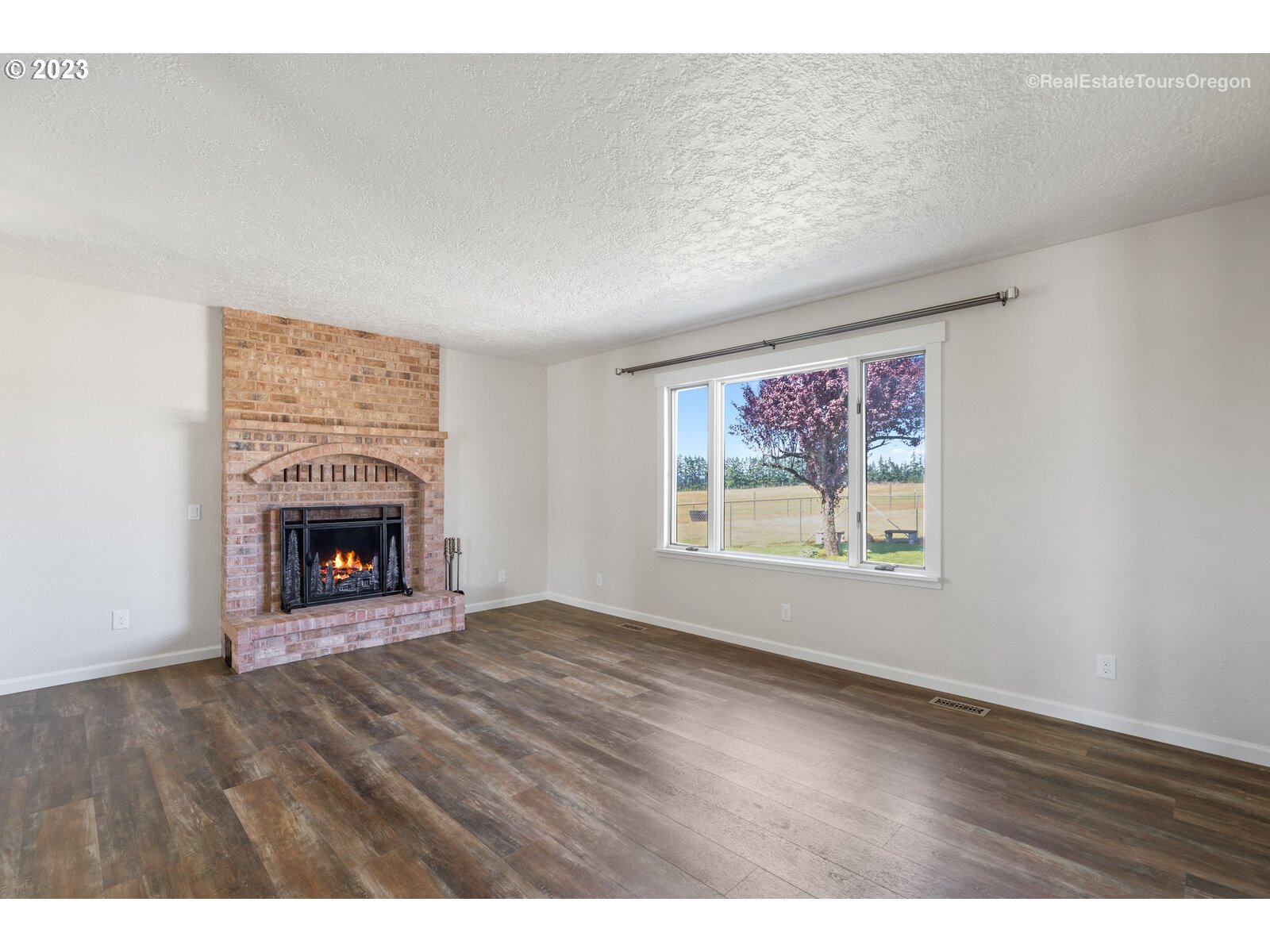 13807 South Leland Road Oregon City, OR 97045 - Photo 5 of 38 Gallery Image 5