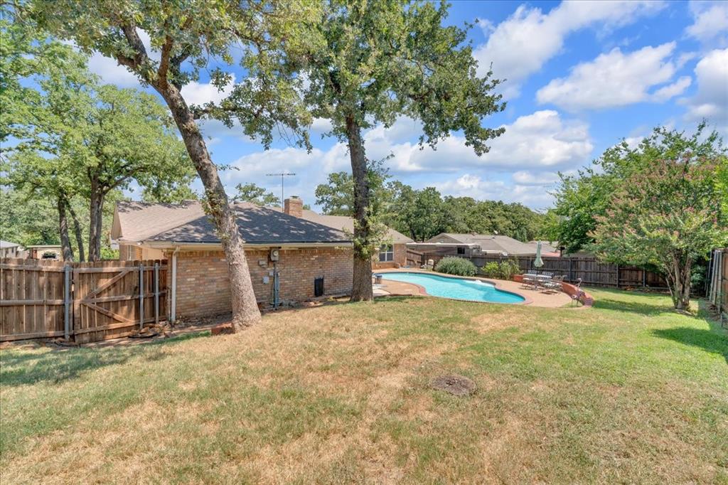 207 Walnut Way Euless, TX 76039 - Photo 29 of 34 Gallery Image 29