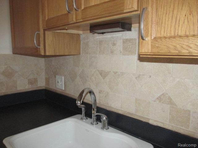25815 Hayes Road Warren, MI 48089 - Photo 21 of 21 IMG_1306.jpg