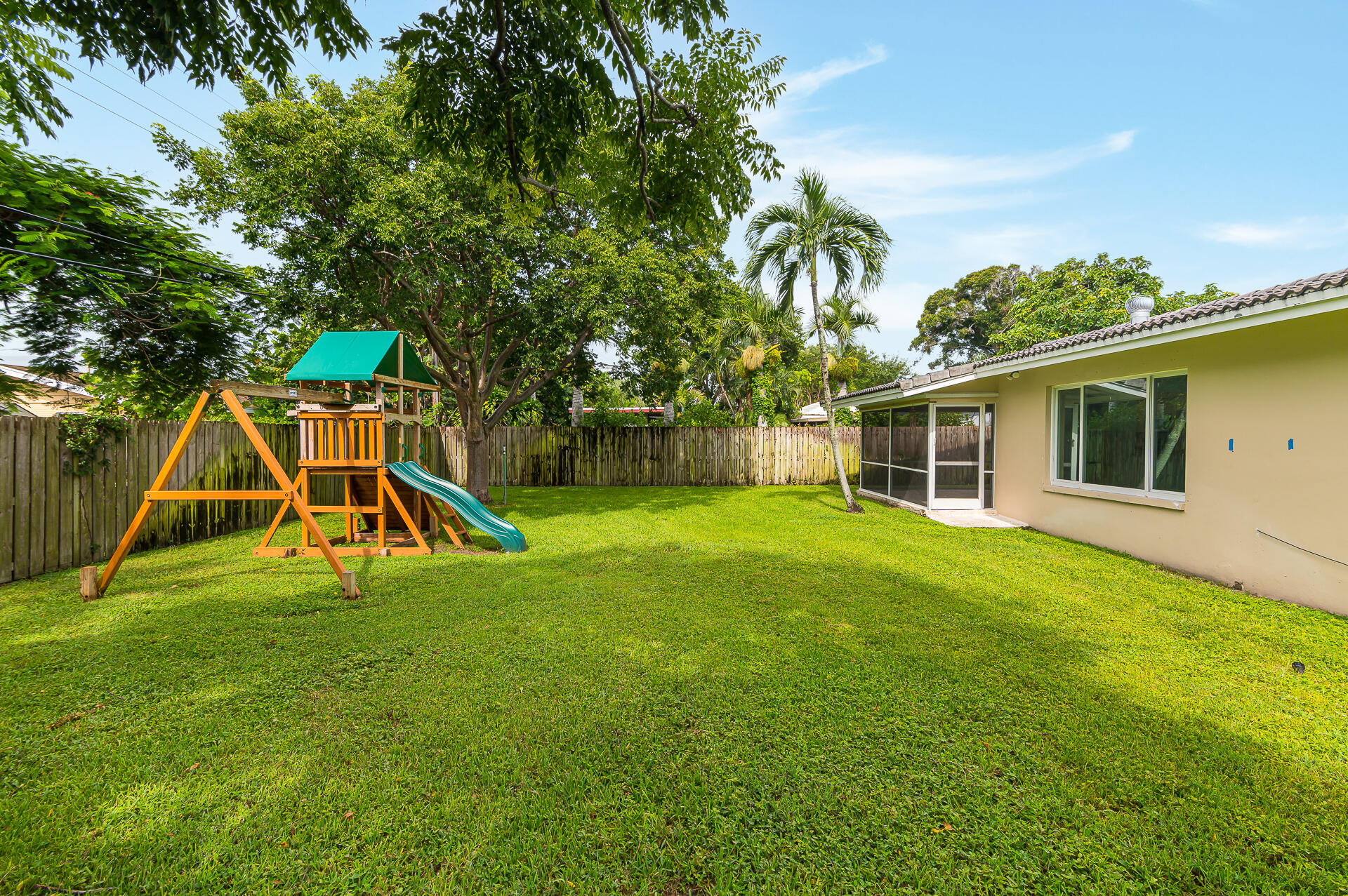 928 Southwest 5th Street Boca Raton, FL 33486 - Photo 2 of 16 photo-18