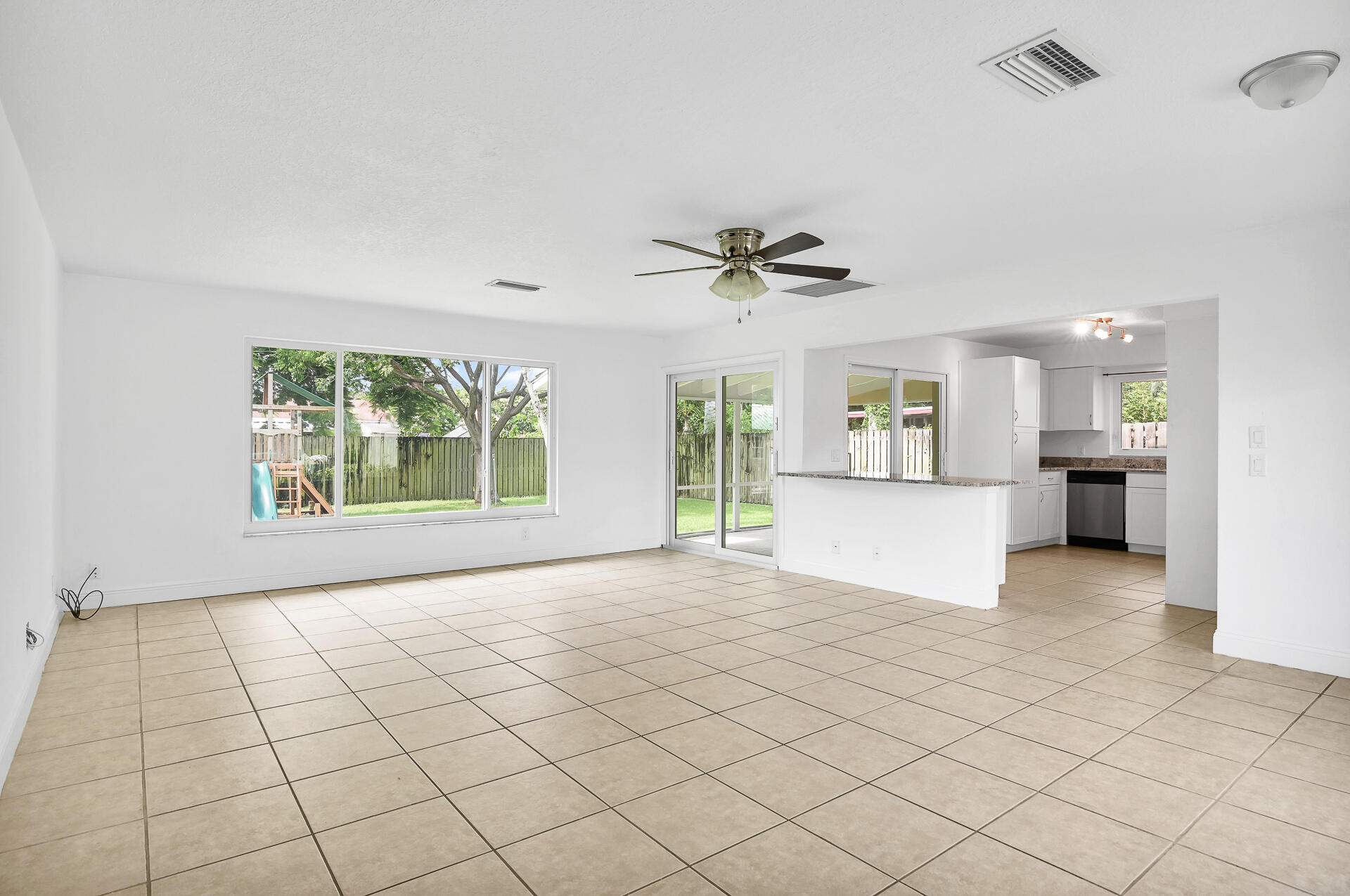 928 Southwest 5th Street Boca Raton, FL 33486 - Photo 5 of 16 photo-4