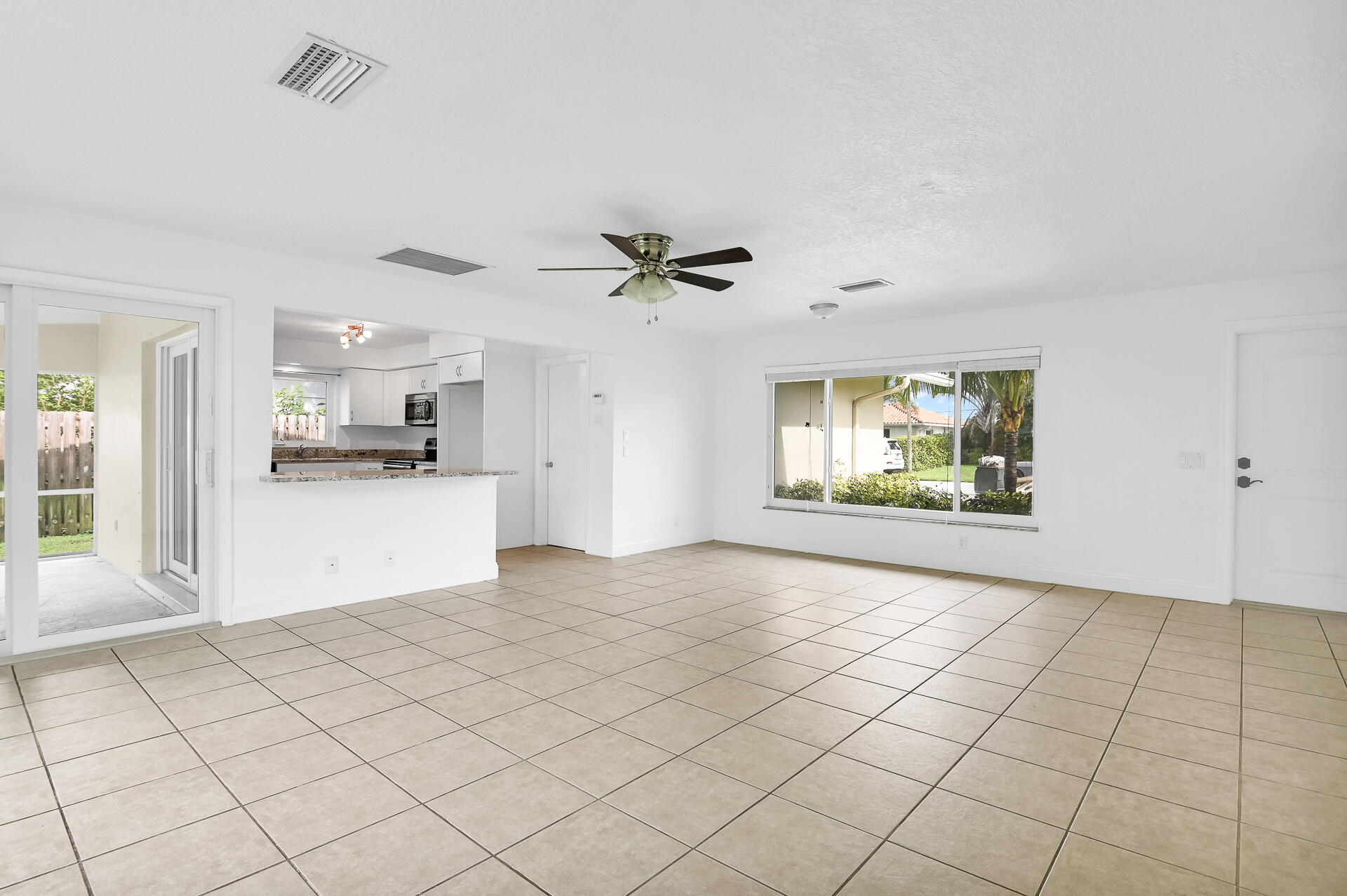 928 Southwest 5th Street Boca Raton, FL 33486 - Photo 6 of 16 photo-5