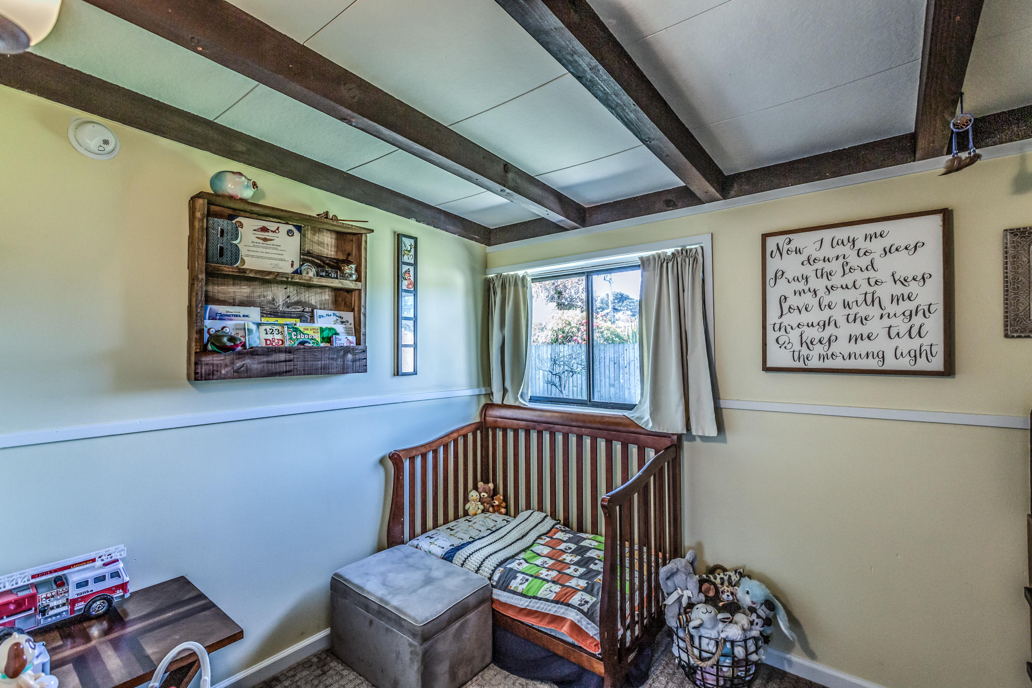 3372 Edgewood Road Myrtletown, CA 95501 - Photo 25 of 44 a view of a hallway with windows