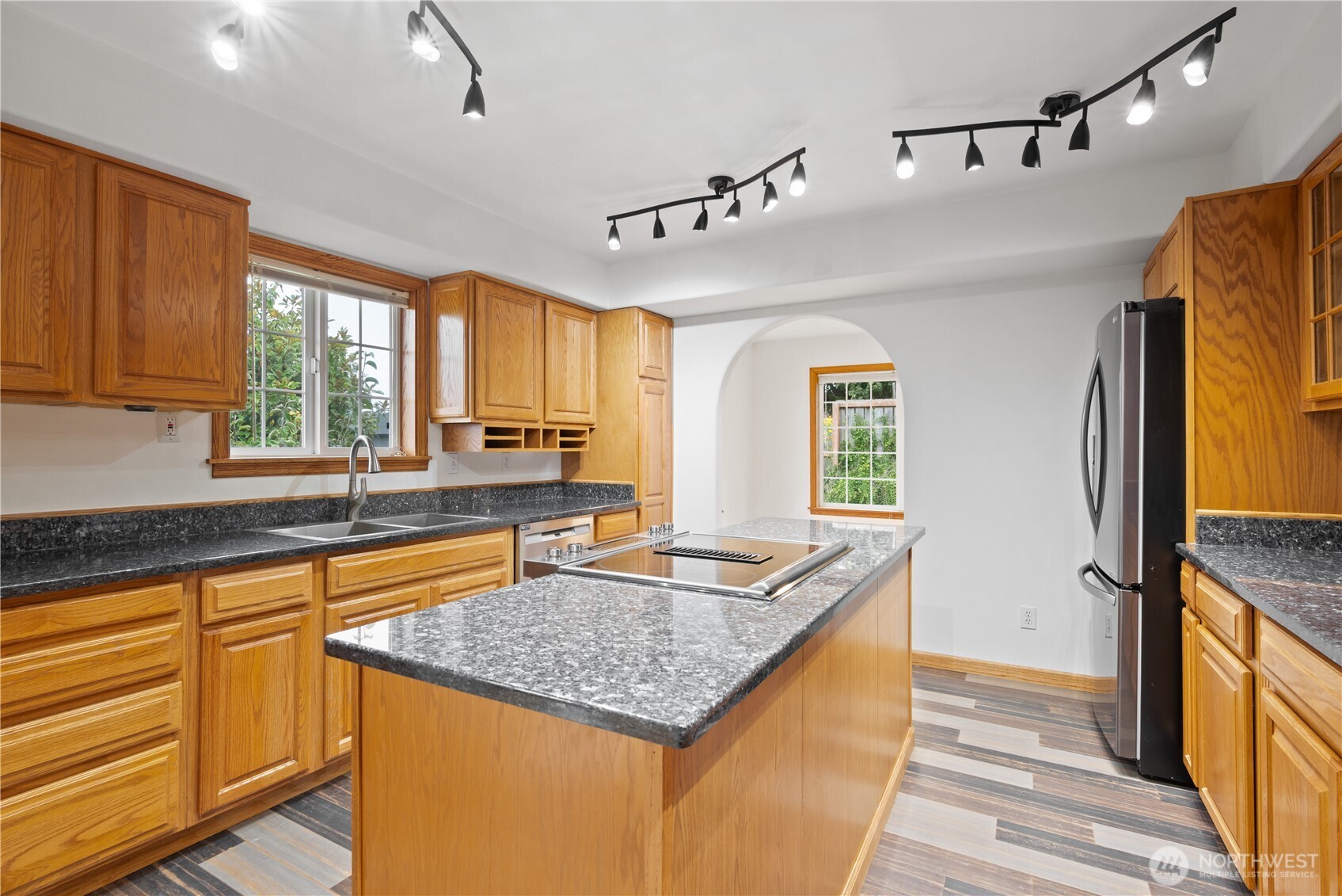 215 Paxton Road Kelso, WA 98626 - Photo 8 of 37 Gallery Image 8