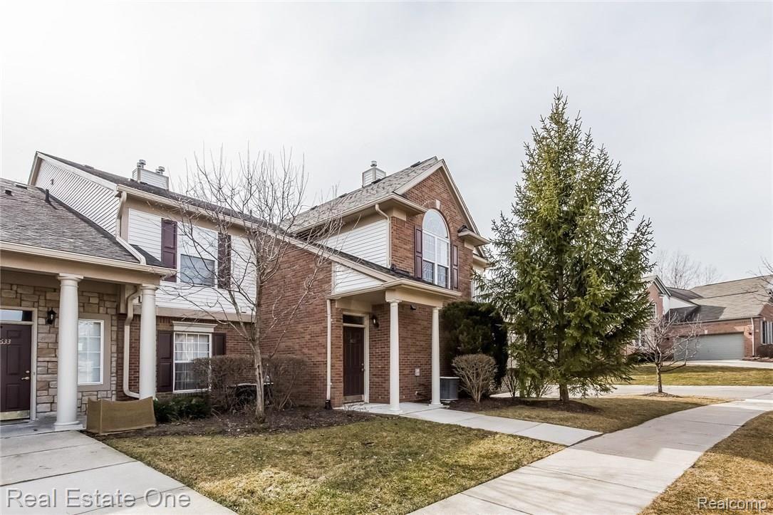 3635 Tremonte Circle, Unit 251 Rochester, MI 48306 - Photo 2 of 38 002-Front_View-2411518-medium.jpg