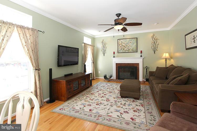 4716 Brightwood Road Olney, MD 20832 - Photo 11 of 30 Family Room