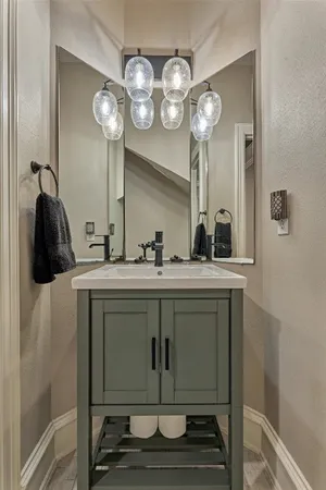 $950,000 | 19 Craggy Rock Street, The Woodlands, TX 77381