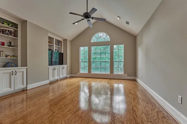 $950,000 | 19 Craggy Rock Street, The Woodlands, TX 77381