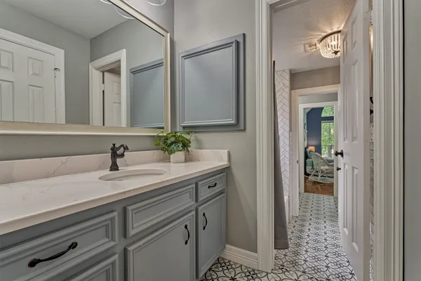 $950,000 | 19 Craggy Rock Street, The Woodlands, TX 77381