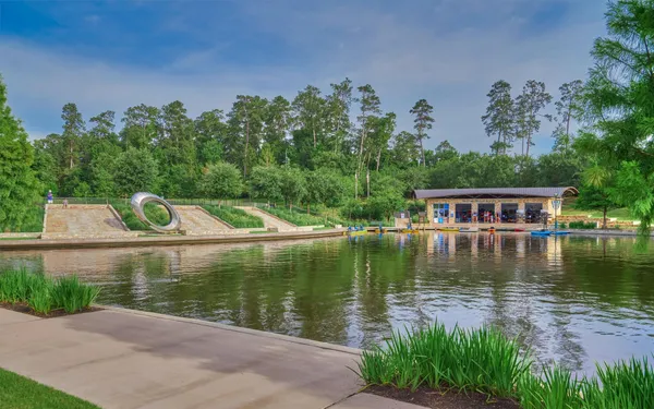 $950,000 | 19 Craggy Rock Street, The Woodlands, TX 77381