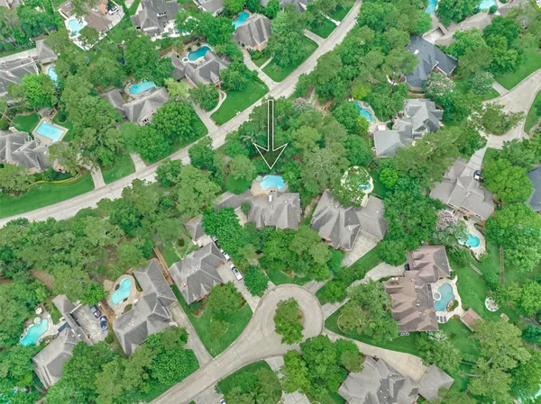 $950,000 | 19 Craggy Rock Street, The Woodlands, TX 77381