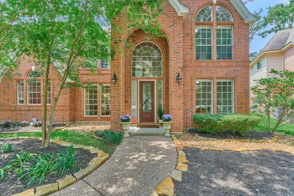 $950,000 | 19 Craggy Rock Street, The Woodlands, TX 77381