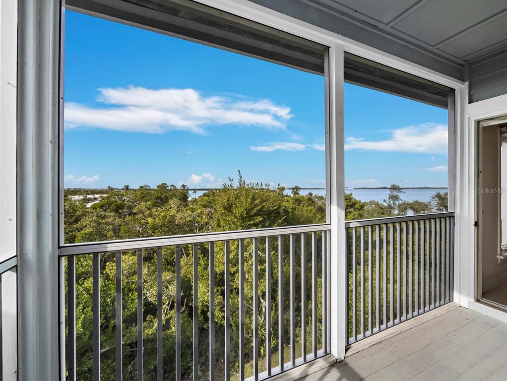 836 Evergreen Way Longboat Key, FL 34228 - Photo 33 of 49
