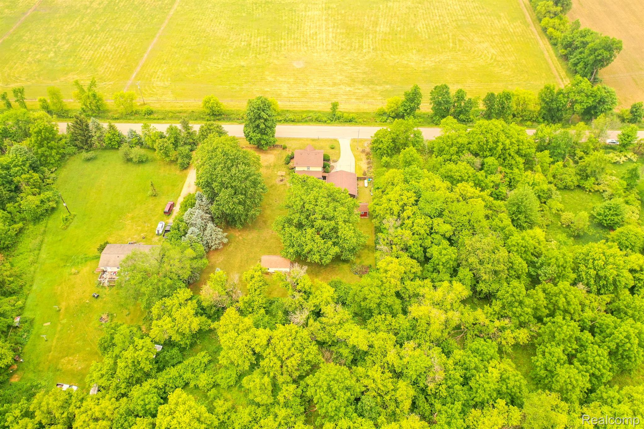 1190 East Cohoctah Road Howell, MI 48855 - Photo 14 of 61 Gallery Image 14