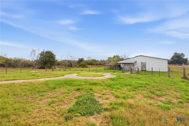 $329,000 | 62 North Street, Cuero, TX 77954