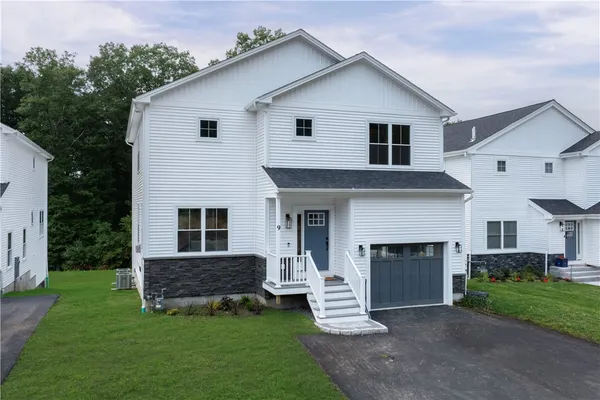 $899,000 | 9 Stoneridge Road, Smithfield, RI 02917