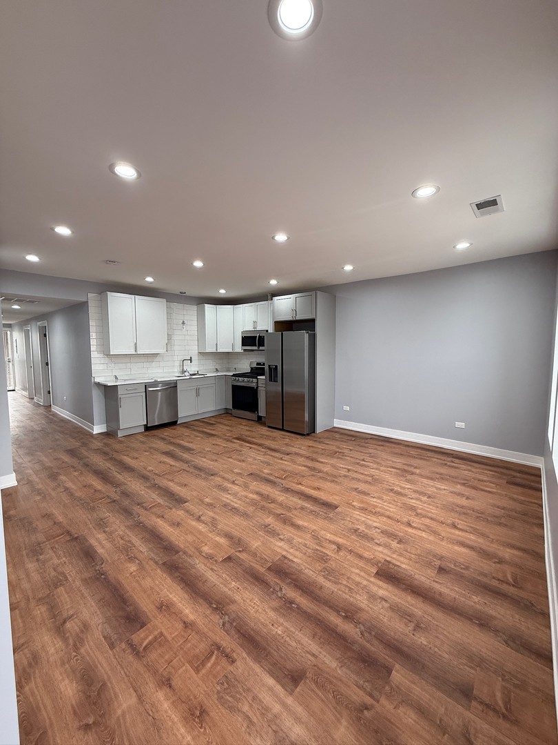 4907 West Walton Street, Unit 2 Chicago, IL 60651 - Photo 2 of 16
