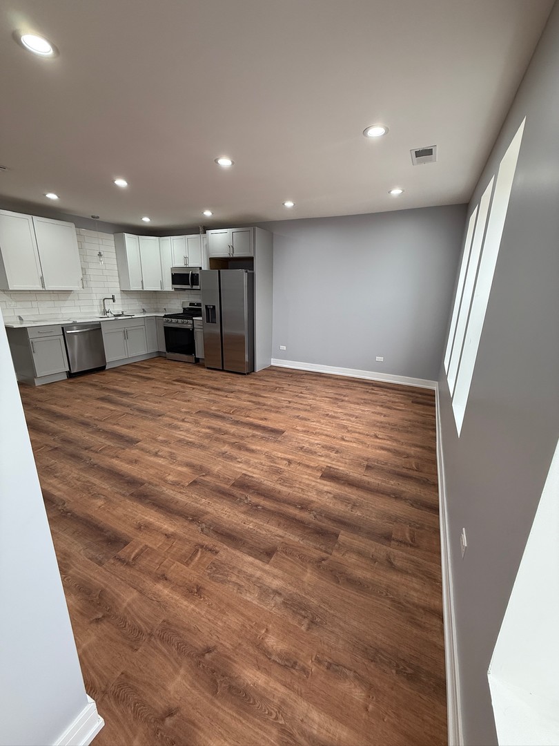 4907 West Walton Street, Unit 2 Chicago, IL 60651 - Photo 3 of 16