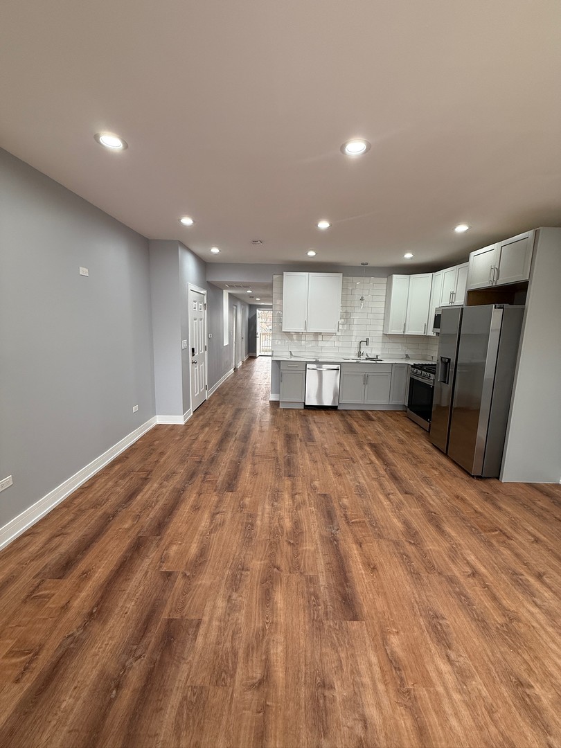 4907 West Walton Street, Unit 2 Chicago, IL 60651 - Photo 4 of 16