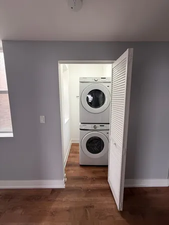 $2,600 | 4907 West Walton Street, Unit 2, Chicago, IL 60651