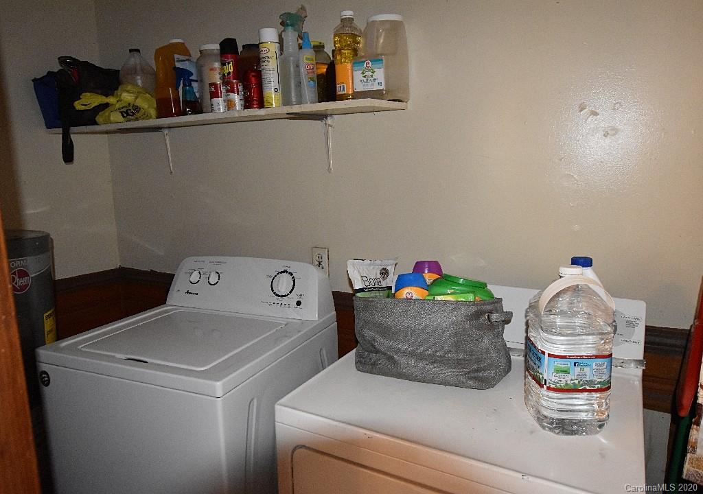 1667 Carter Road Lancaster, SC 29720 - Photo 15 of 15 a utility room with dryer and washer