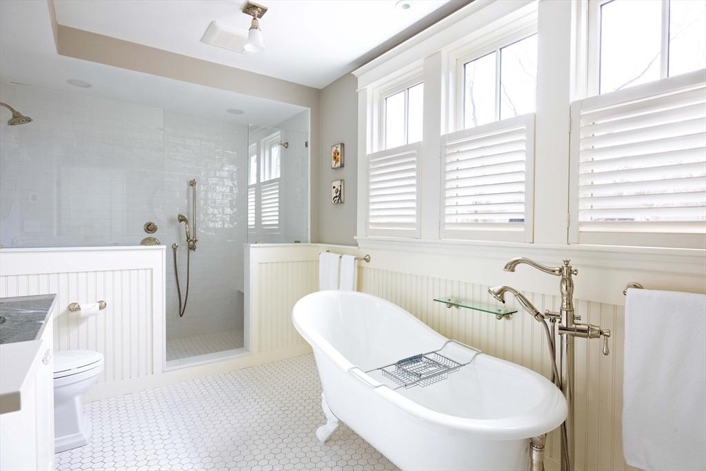 34 Pilgrim Road Newton, MA 02468 - Photo 14 of 29