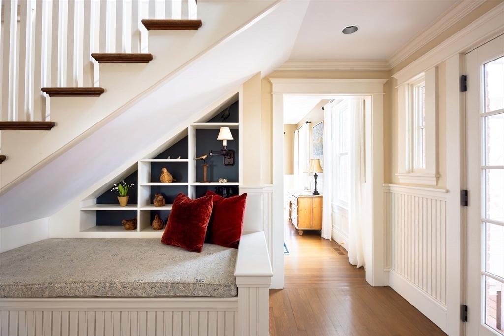 34 Pilgrim Road Newton, MA 02468 - Photo 10 of 29