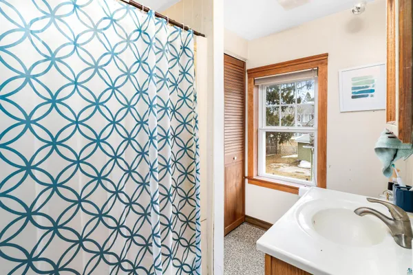 $329,900 | 21 Don Avon Street, Duluth, MN 55803