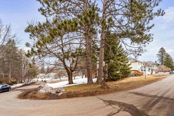 $329,900 | 21 Don Avon Street, Duluth, MN 55803