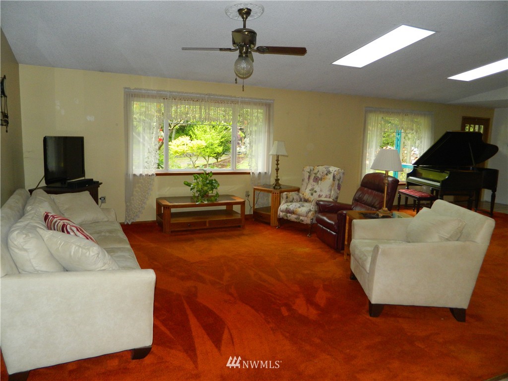 11010 Banner Road Southeast Olalla, WA 98359 - Photo 11 of 25 Gallery Image 11