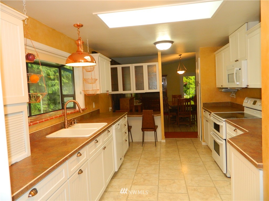 11010 Banner Road Southeast Olalla, WA 98359 - Photo 15 of 25 Gallery Image 15