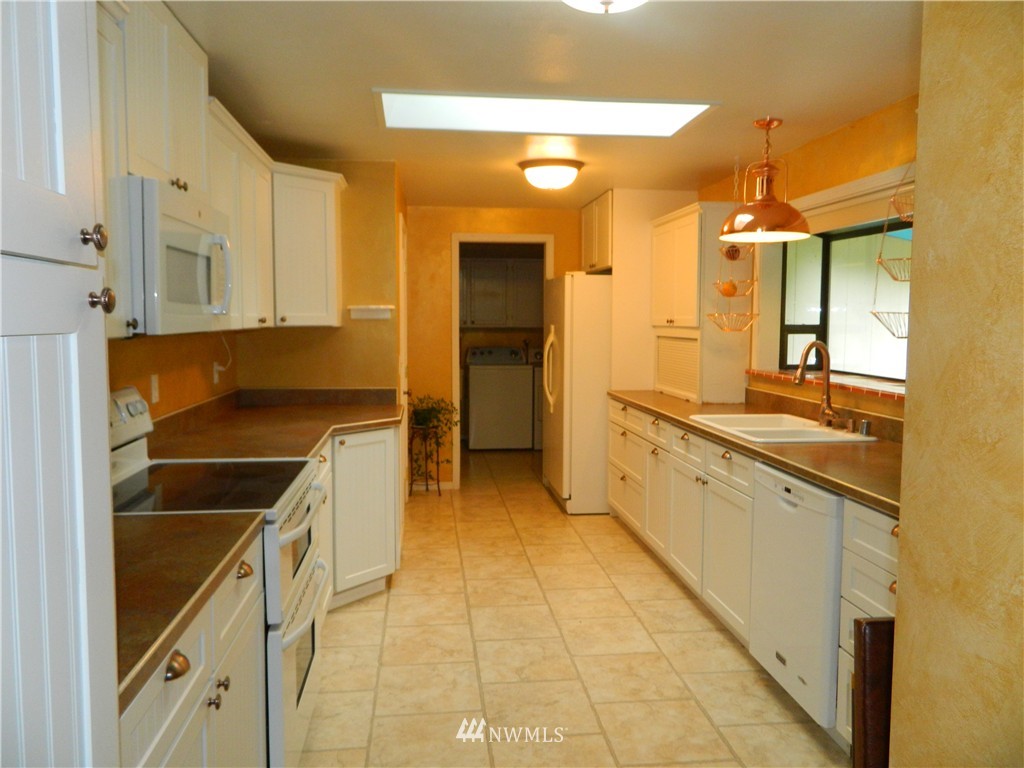 11010 Banner Road Southeast Olalla, WA 98359 - Photo 16 of 25 Gallery Image 16