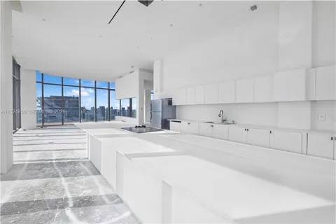 $7,500,000 | 700 Northeast 26th Terrace, Unit PH02, Miami, FL 33137