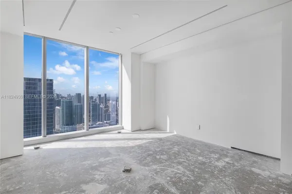 $7,500,000 | 700 Northeast 26th Terrace, Unit PH02, Miami, FL 33137