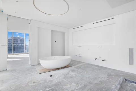 $7,500,000 | 700 Northeast 26th Terrace, Unit PH02, Miami, FL 33137