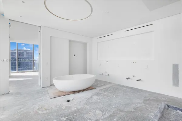 $7,500,000 | 700 Northeast 26th Terrace, Unit PH02, Miami, FL 33137