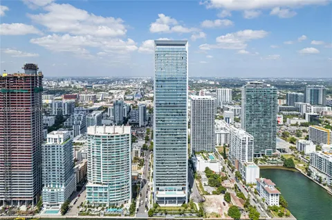 $7,500,000 | 700 Northeast 26th Terrace, Unit PH02, Miami, FL 33137